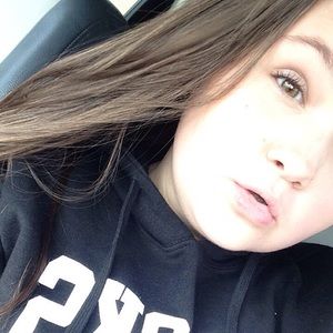 Meet your Posher, Christina